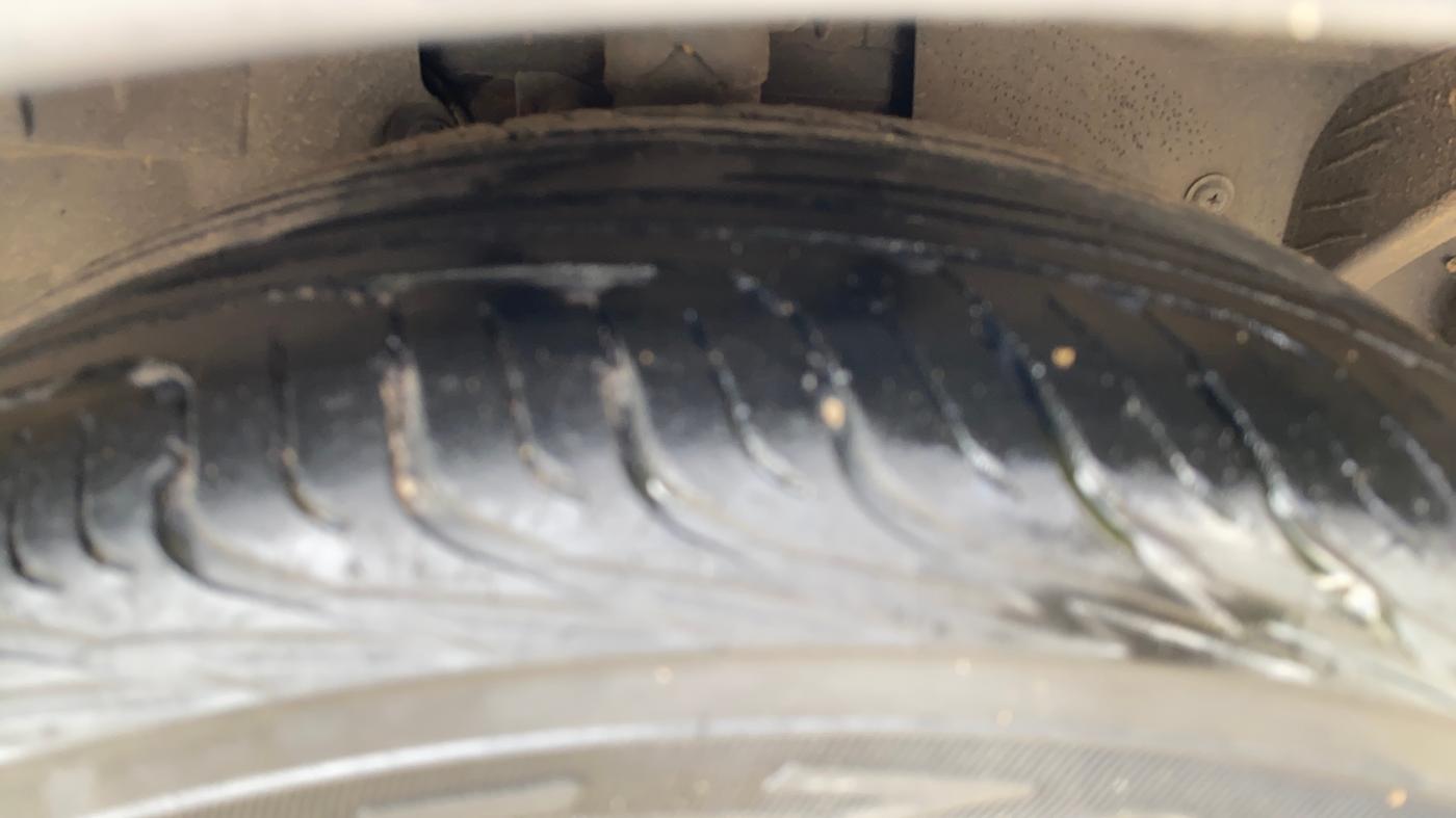 2021 Ford New Figo TITANIUM 1.2 PETROL MT, Petrol, Manual, 83,148 km, Right Front Tyre Tread