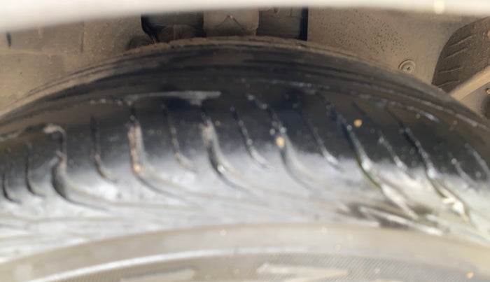 2021 Ford New Figo TITANIUM 1.2 PETROL MT, Petrol, Manual, 83,083 km, Right Front Tyre Tread