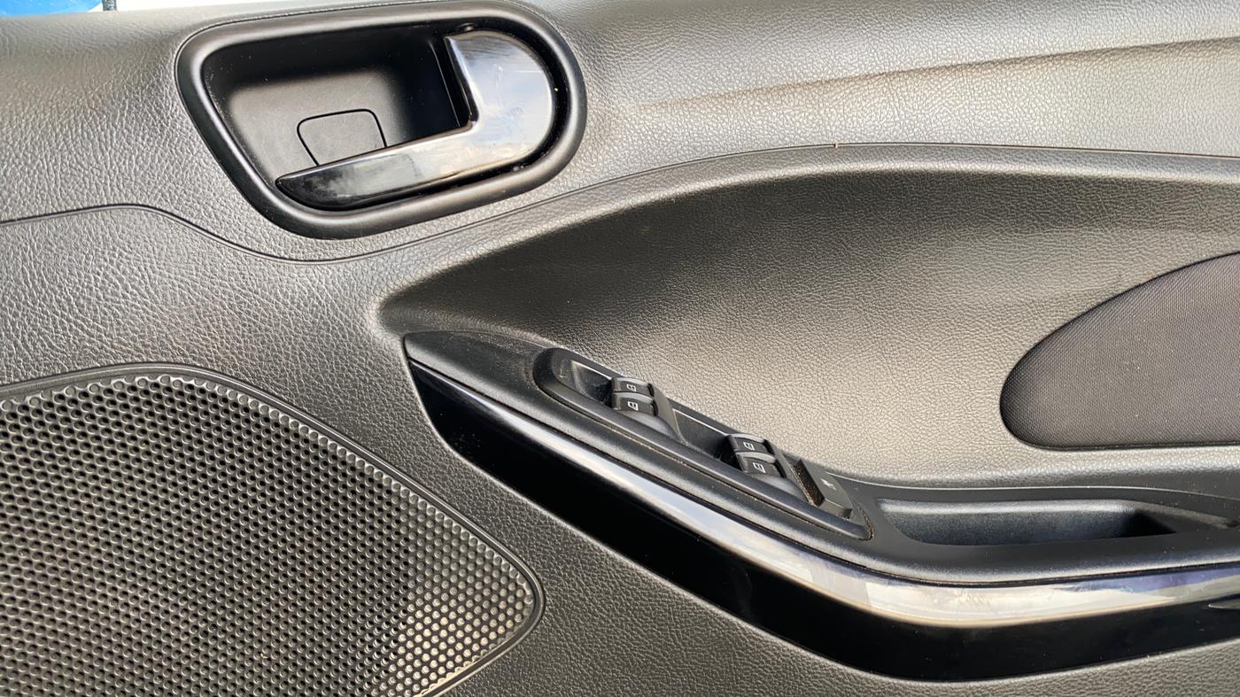 2021 Ford New Figo TITANIUM 1.2 PETROL MT, Petrol, Manual, 83,148 km, Driver Side Door Panels Control