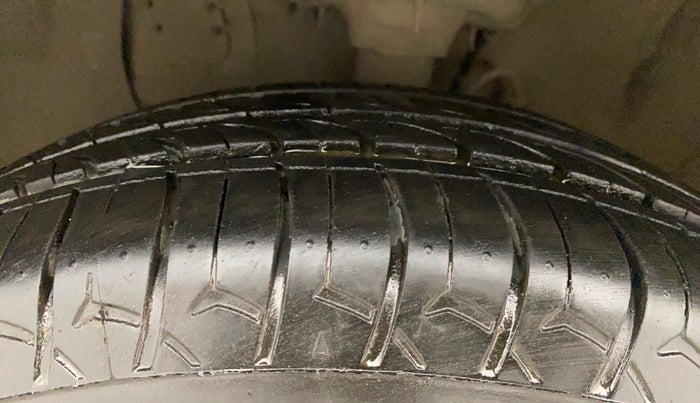 2018 Hyundai Elite i20 SPORTZ 1.2, Petrol, Manual, 89,909 km, Left Front Tyre Tread
