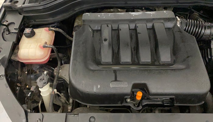 2023 Mahindra XUV700 MX P MT 5 STR, Petrol, Manual, 37,993 km, Engine View - Right