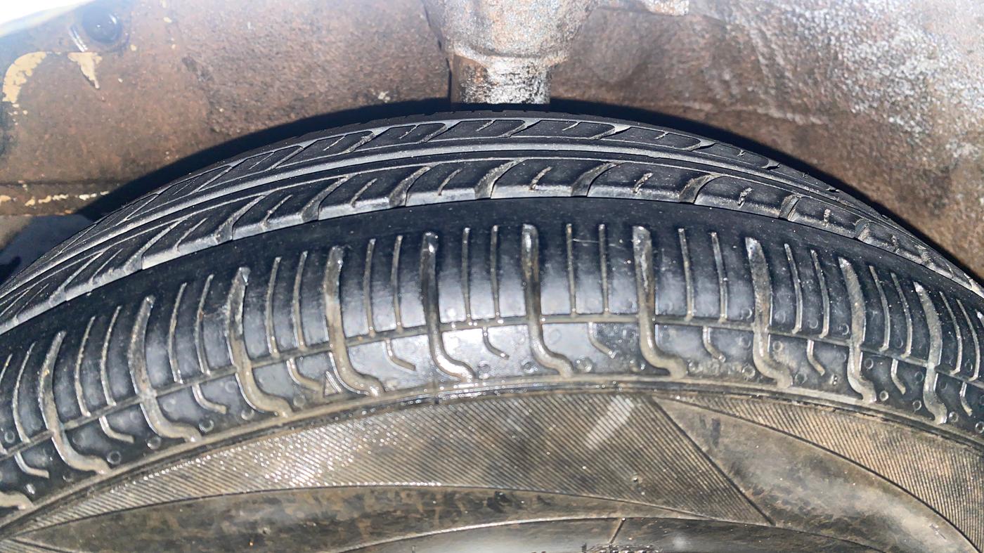2013 Hyundai Eon ERA +, Petrol, Manual, 51,949 km, Left Front Tyre Tread