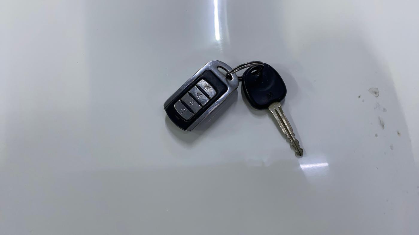 2013 Hyundai Eon ERA +, Petrol, Manual, 51,949 km, Key Close Up
