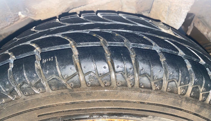 2013 Hyundai Eon ERA +, Petrol, Manual, 52,361 km, Left Rear Tyre Tread