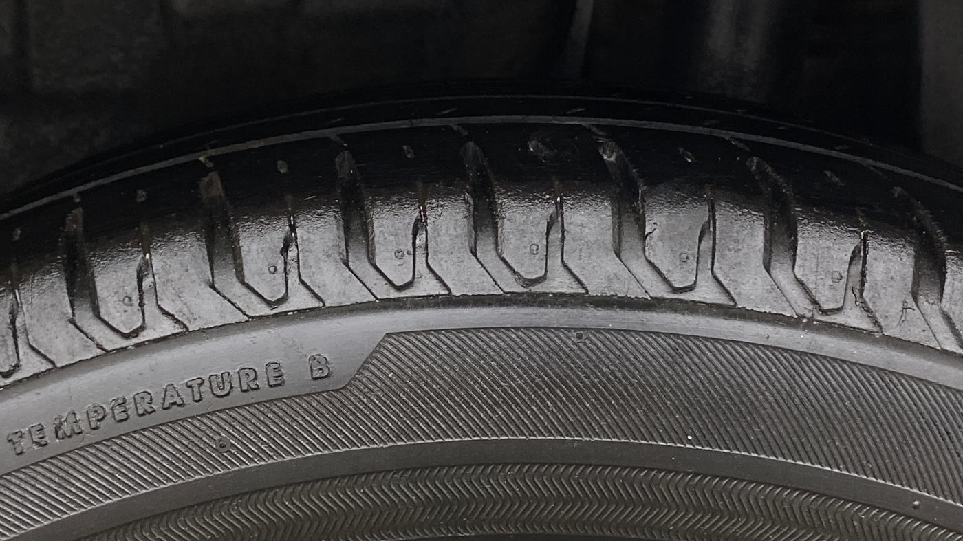 2023 Maruti Swift ZXI, Petrol, Manual, 50,854 km, Left Rear Tyre Tread