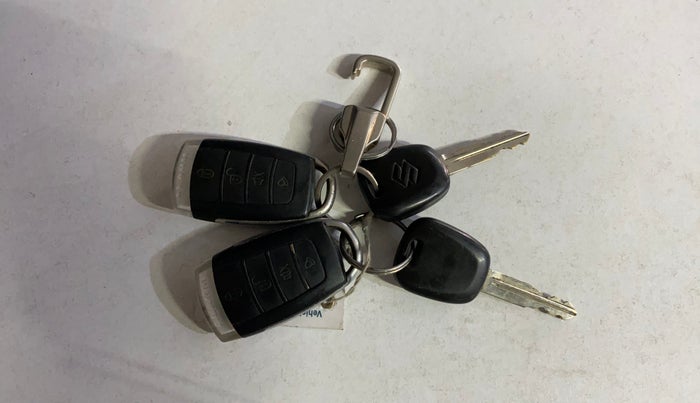 2022 Maruti Alto LXI OPT CNG, CNG, Manual, 60,783 km, Key Close Up