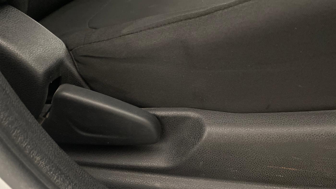 2018 Renault Kwid RXT 1.0 AMT (O), Petrol, Automatic, 35,318 km, Driver Side Adjustment Panel