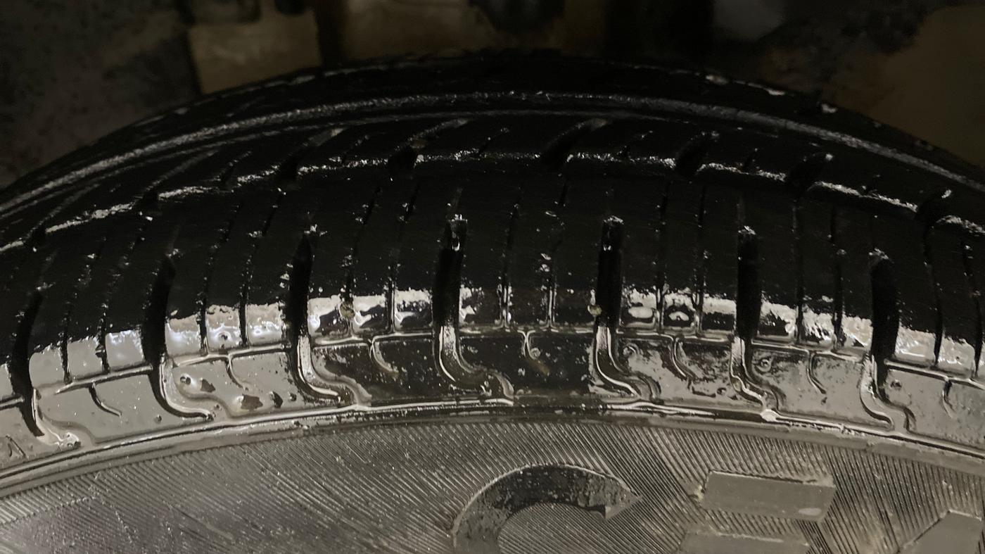 2018 Renault Kwid RXT 1.0 AMT (O), Petrol, Automatic, 35,318 km, Left Front Tyre Tread