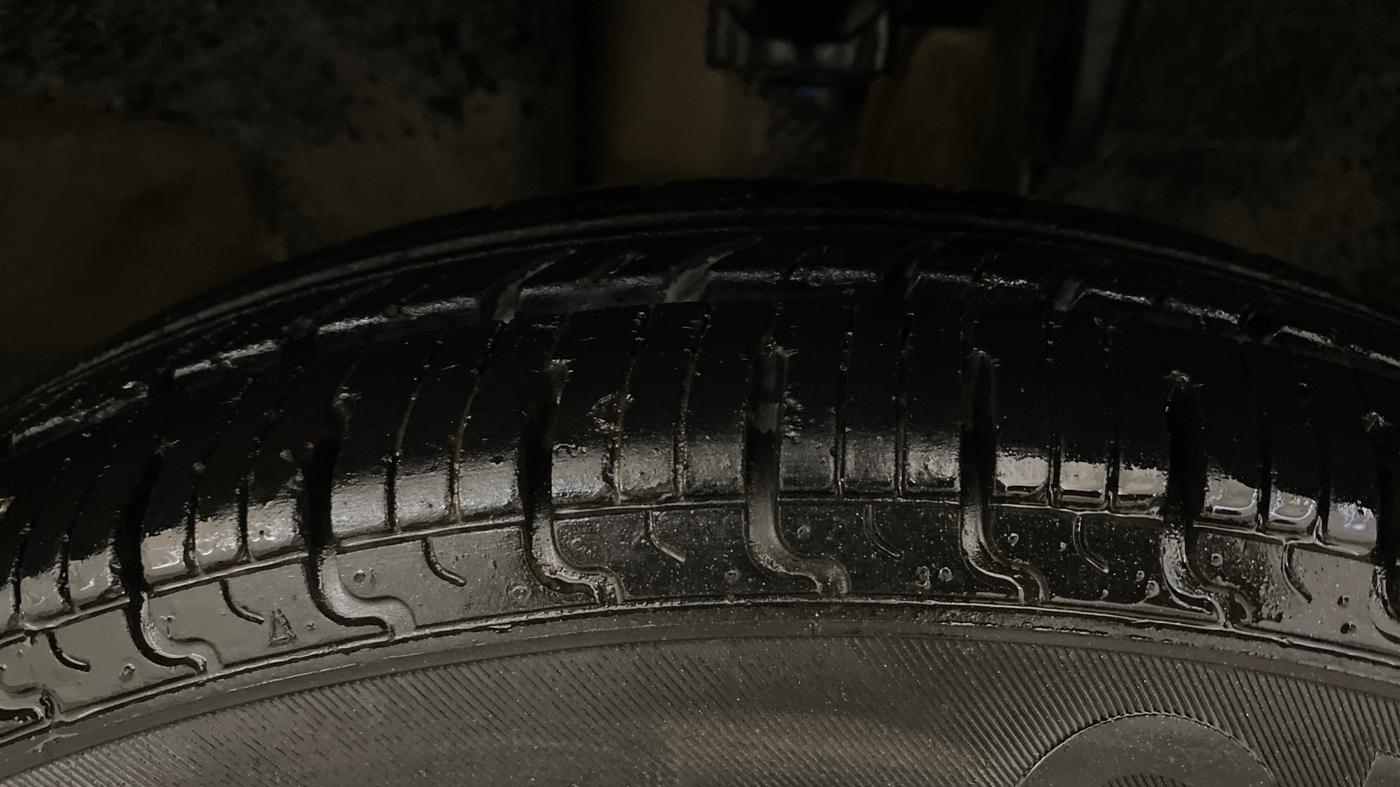 2018 Renault Kwid RXT 1.0 AMT (O), Petrol, Automatic, 35,318 km, Right Front Tyre Tread