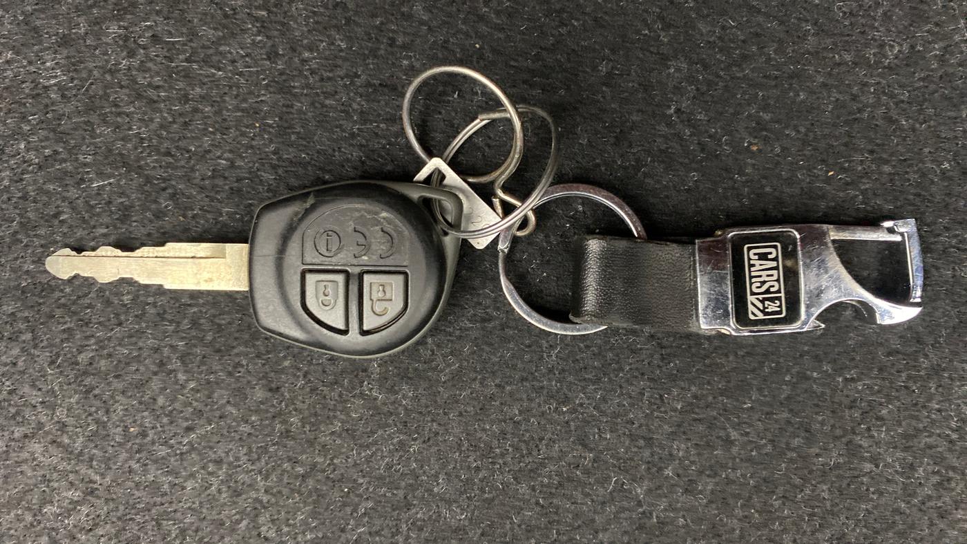 2019 Maruti Dzire VXI AMT, Petrol, Automatic, 23,804 km, Key Close Up