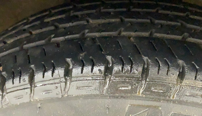 2019 Maruti Alto K10 VXI, CNG, Manual, 58,451 km, Right Front Tyre Tread