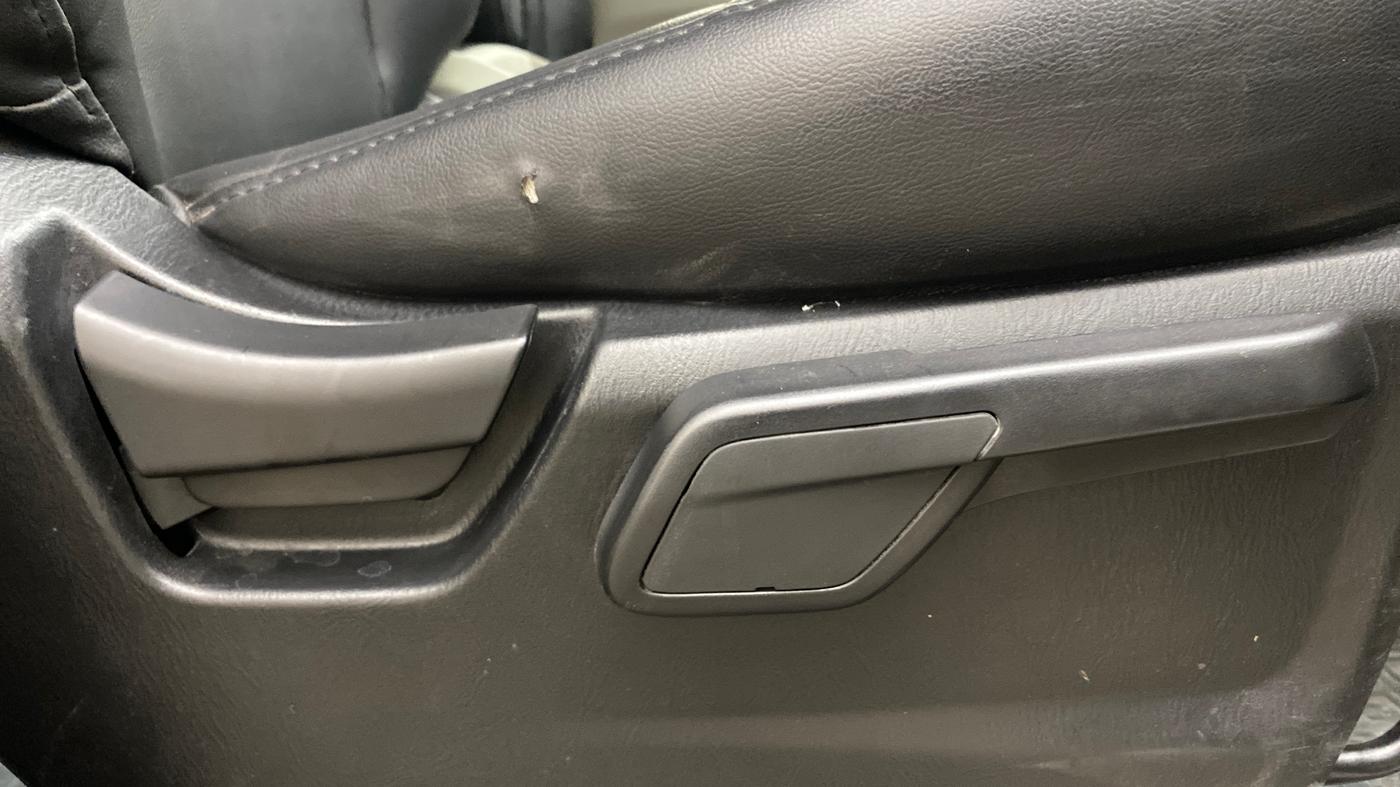 2022 Mahindra Scorpio S11 2WD, Diesel, Manual, 28,756 km, Driver Side Adjustment Panel