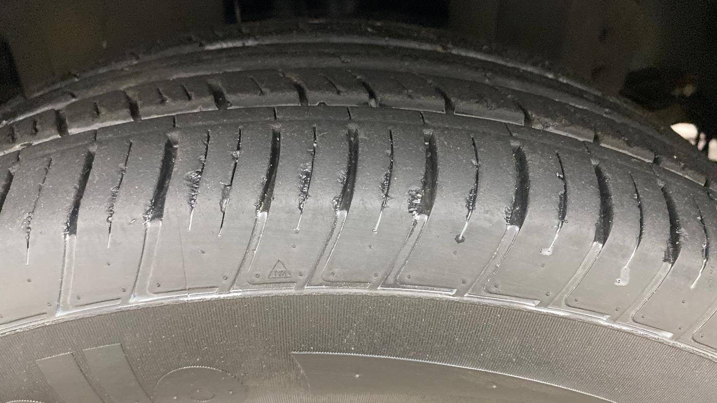 2022 Mahindra Scorpio S11 2WD, Diesel, Manual, 28,756 km, Left Front Tyre Tread