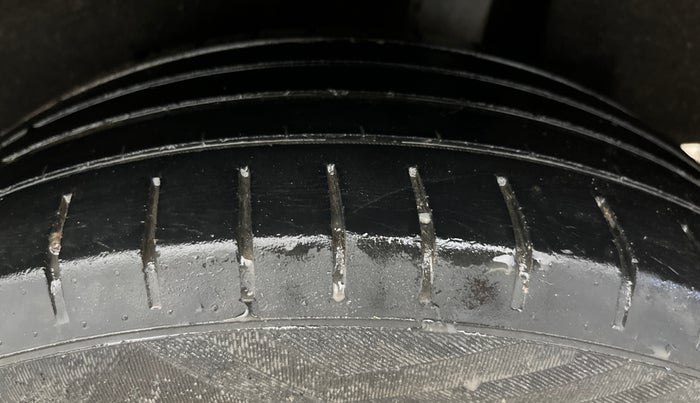 2017 Maruti Baleno ZETA PETROL 1.2, Petrol, Manual, 90,733 km, Left Rear Tyre Tread