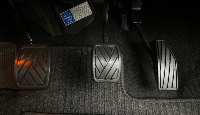 2017 Maruti Baleno ZETA PETROL 1.2, Petrol, Manual, 90,733 km, Pedals