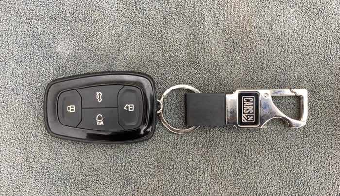 2020 Tata ALTROZ XZ PETROL, Petrol, Manual, 74,916 km, Key Close Up