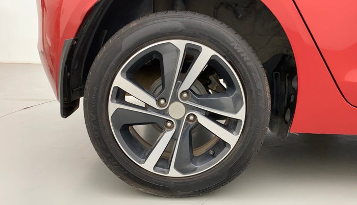 2020 Tata ALTROZ XZ PETROL, Petrol, Manual, 74,916 km, Right Rear Wheel