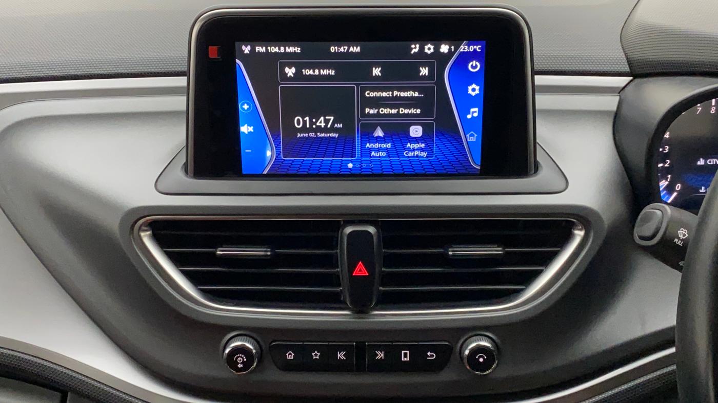 2020 Tata ALTROZ XZ PETROL, Petrol, Manual, 74,916 km, Infotainment System