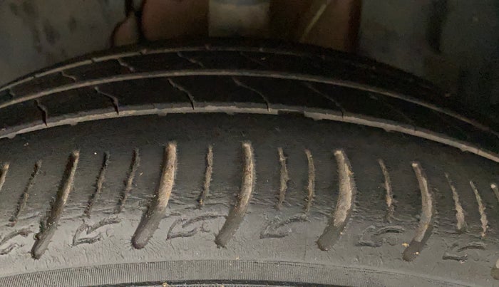 2020 Tata ALTROZ XZ PETROL, Petrol, Manual, 74,916 km, Left Front Tyre Tread