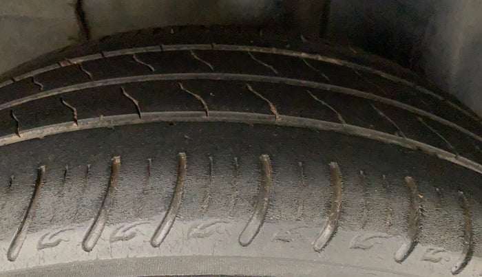 2020 Tata ALTROZ XZ PETROL, Petrol, Manual, 74,916 km, Left Rear Tyre Tread