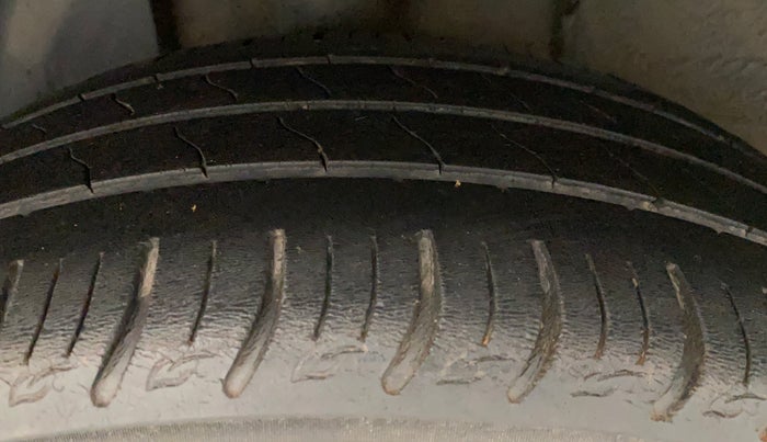 2020 Tata ALTROZ XZ PETROL, Petrol, Manual, 74,916 km, Right Rear Tyre Tread