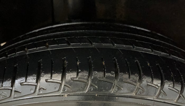 2018 Maruti Baleno DELTA PETROL 1.2, Petrol, Manual, 39,222 km, Right Rear Tyre Tread