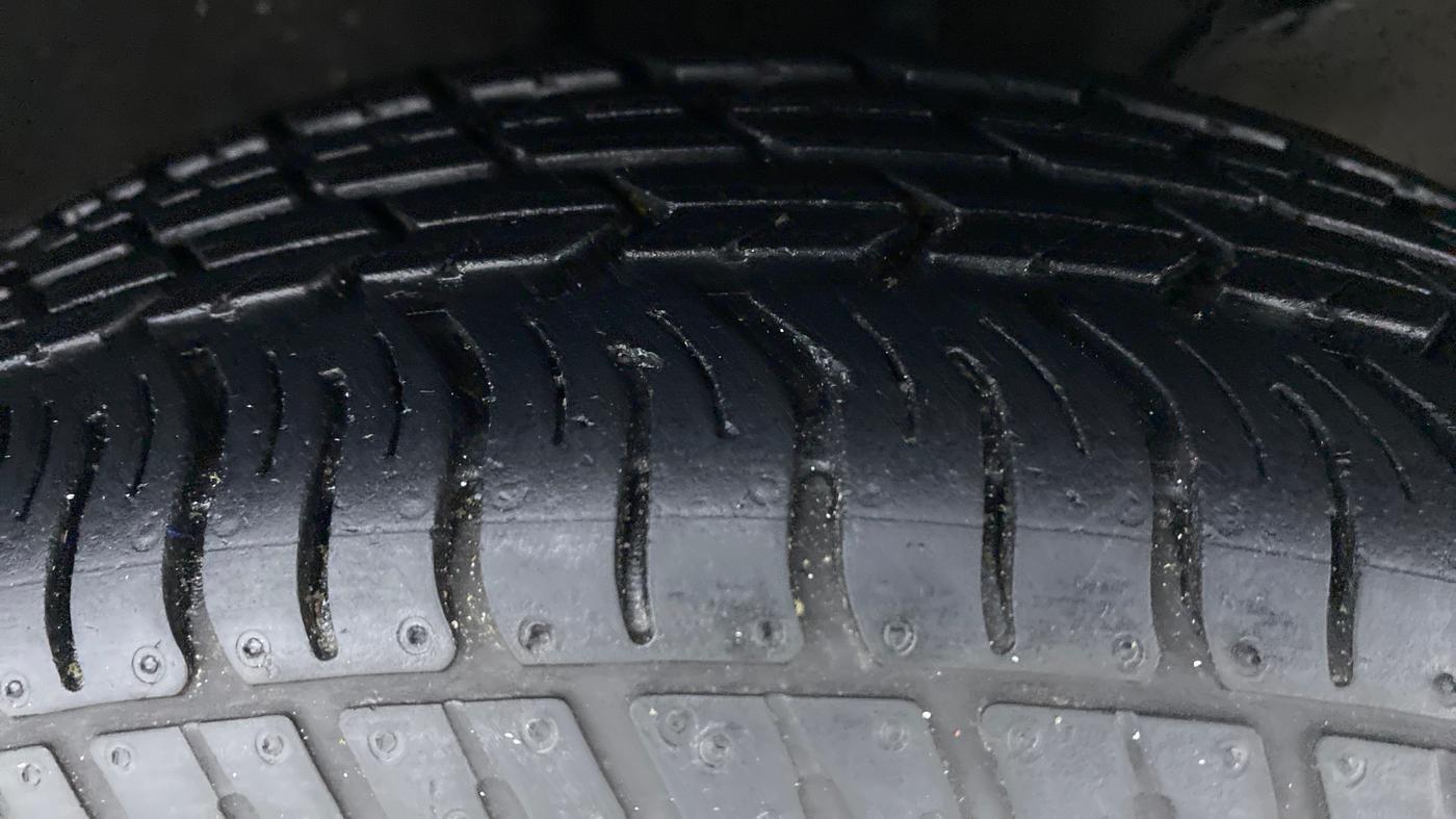2019 Maruti Alto K10 VXI P, Petrol, Manual, 5,781 km, Right Front Tyre Tread