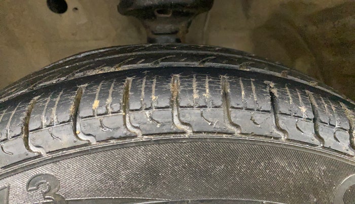 2014 Maruti Wagon R 1.0 LXI, Petrol, Manual, 72,635 km, Left Front Tyre Tread
