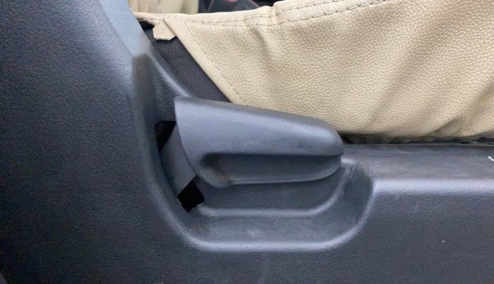 2014 Maruti Wagon R 1.0 LXI, Petrol, Manual, 72,635 km, Driver Side Adjustment Panel