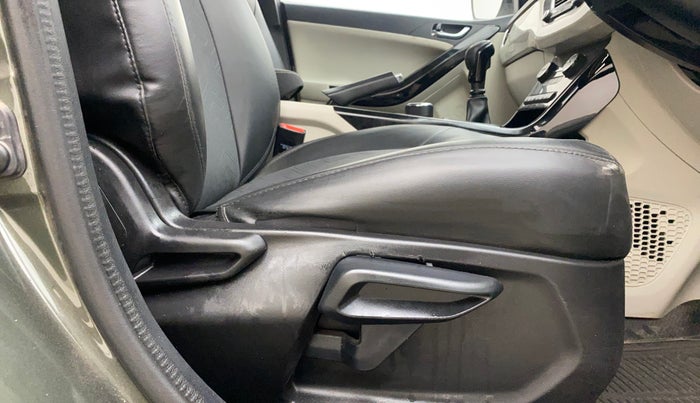2020 Tata NEXON XZ PLUS (O) PETROL DUAL TONE, Petrol, Manual, 86,165 km, Driver Side Adjustment Panel