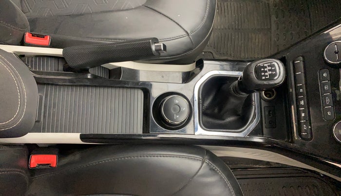 2020 Tata NEXON XZ PLUS (O) PETROL DUAL TONE, Petrol, Manual, 86,165 km, Gear Lever