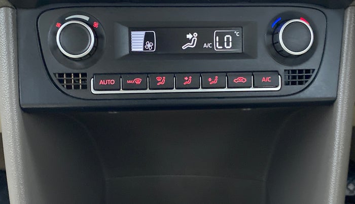 2014 Volkswagen Vento HIGHLINE DIESEL, Diesel, Manual, 1,05,831 km, Automatic Climate Control