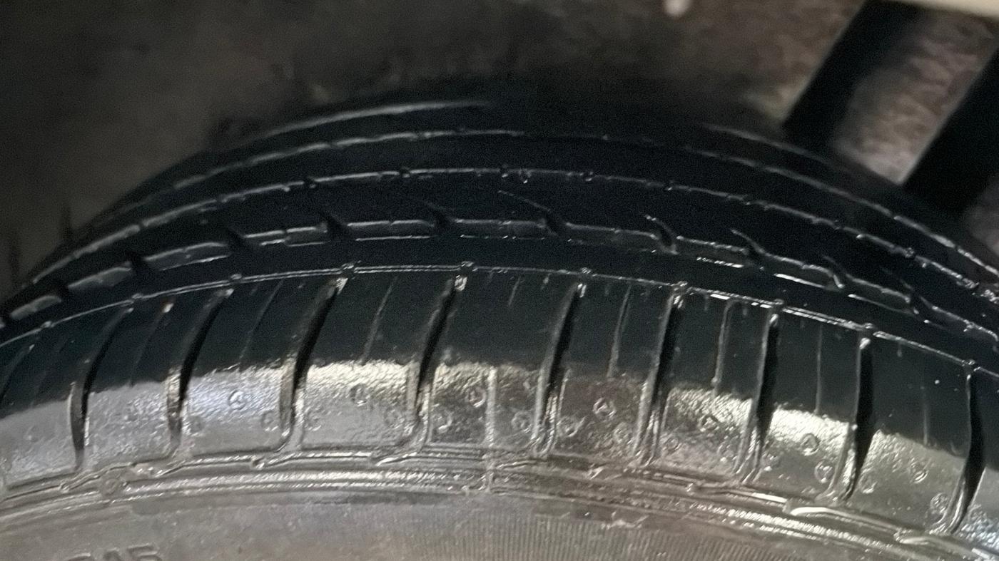 2017 Maruti Ciaz ALPHA 1.4 PETROL, Petrol, Manual, 71,580 km, Left Rear Tyre Tread