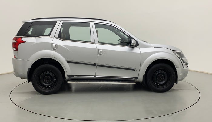 2019 Mahindra XUV500 W5, Diesel, Manual, 95,338 km, Right Side View