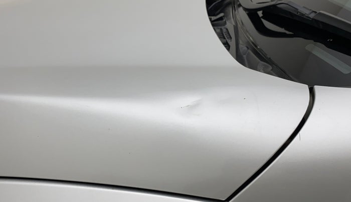 2019 Mahindra XUV500 W5, Diesel, Manual, 95,338 km, Bonnet (hood) - Slightly dented