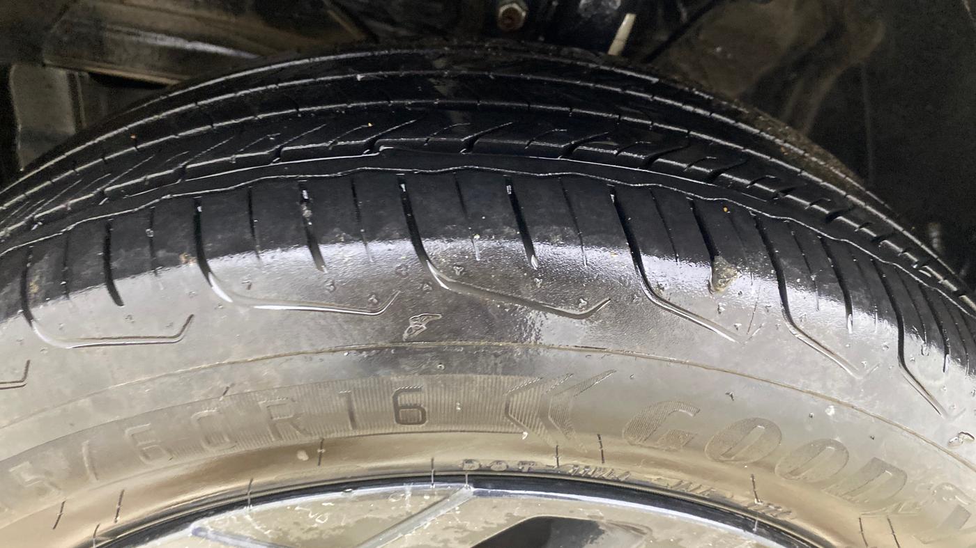 2024 Maruti FRONX DELTA PLUS 1.0 TURBO MT, Petrol, Manual, 13,787 km, Left Front Tyre Tread