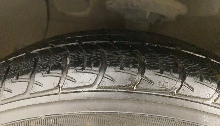 2015 Hyundai Xcent S 1.2, Petrol, Manual, 72,845 km, Left Front Tyre Tread