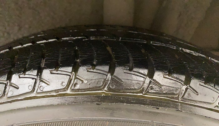 2015 Hyundai Xcent S 1.2, Petrol, Manual, 72,845 km, Left Rear Tyre Tread