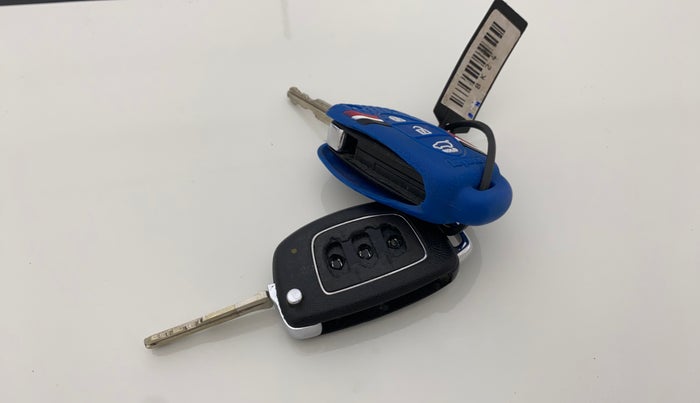 2015 Hyundai Xcent S 1.2, Petrol, Manual, 72,845 km, Key Close Up