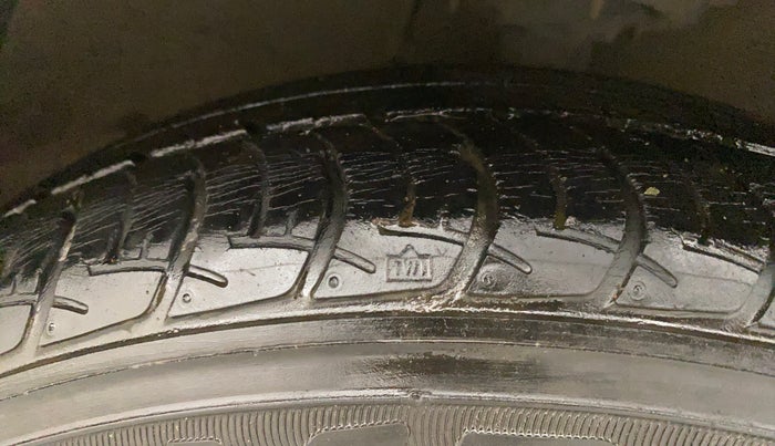 2015 Hyundai Xcent S 1.2, Petrol, Manual, 72,845 km, Right Front Tyre Tread