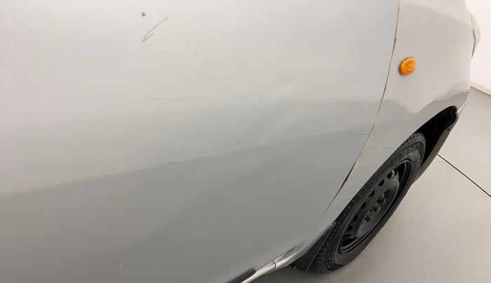 2017 Datsun Go T, Petrol, Manual, 68,815 km, Driver-side door - Slightly dented