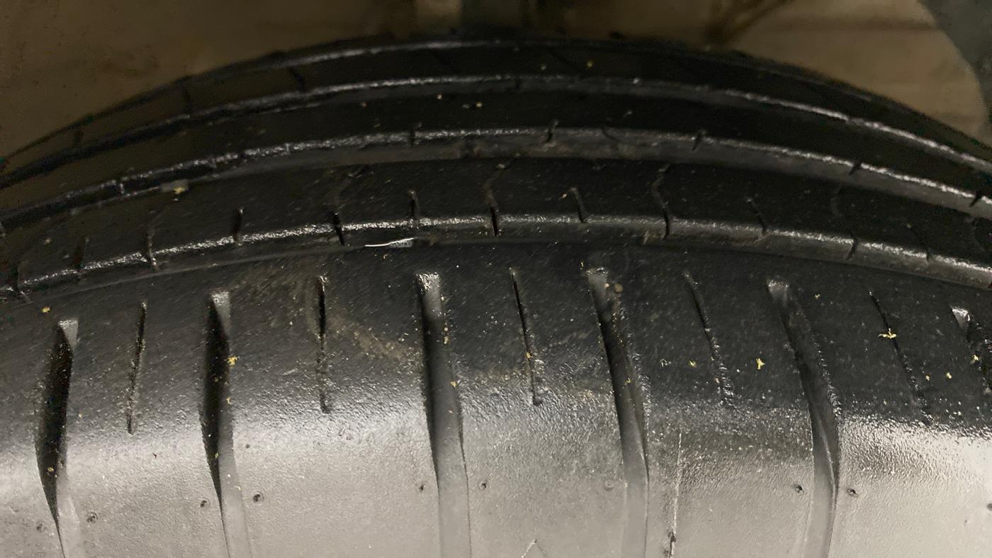 2021 Maruti Swift ZXI + AMT, Petrol, Automatic, 15,774 km, Right Front Tyre Tread