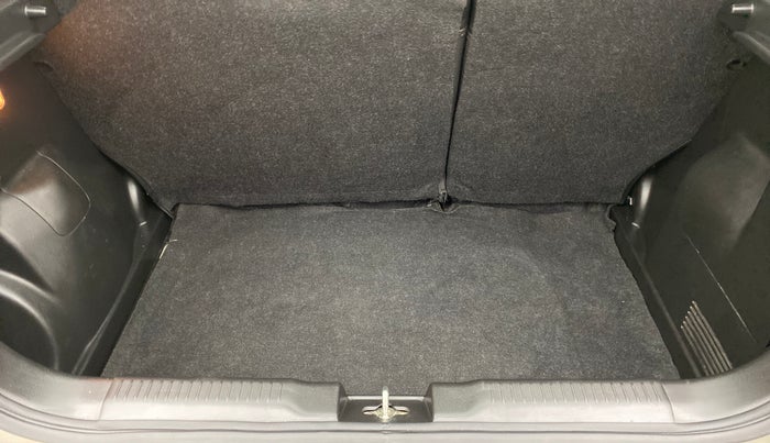 2021 Maruti Swift ZXI + AMT, Petrol, Automatic, 15,774 km, Boot Inside