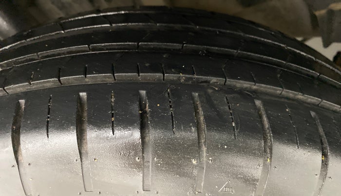 2021 Maruti Swift ZXI + AMT, Petrol, Automatic, 15,774 km, Left Rear Tyre Tread