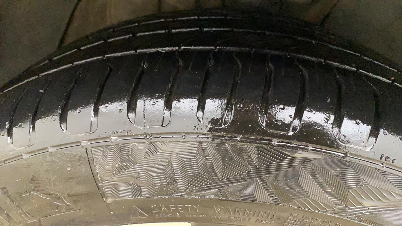 2022 MG ASTOR SHARP 1.3 TURBO AT, Petrol, Automatic, 74,892 km, Right Front Tyre Tread