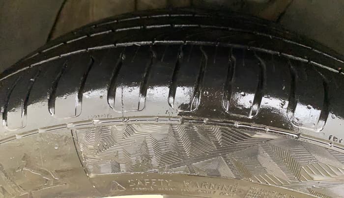 2022 MG ASTOR SHARP 1.3 TURBO AT, Petrol, Automatic, 74,892 km, Right Front Tyre Tread