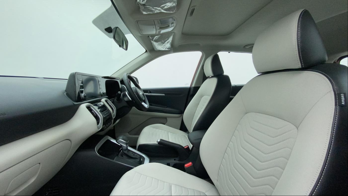 2023 KIA SONET HTX 1.0 DCT, Petrol, Automatic, 747 km, Right Side Front Door Cabin