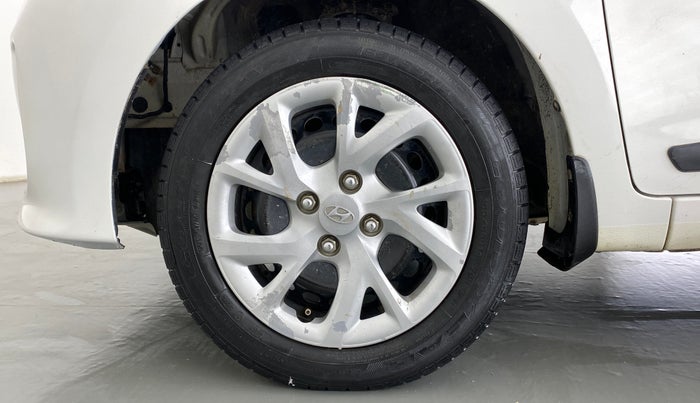 2017 Hyundai Grand i10 SPORTZ (O) 1.2 KAPPA VTVT, Petrol, Manual, 50,446 km, Left Front Wheel