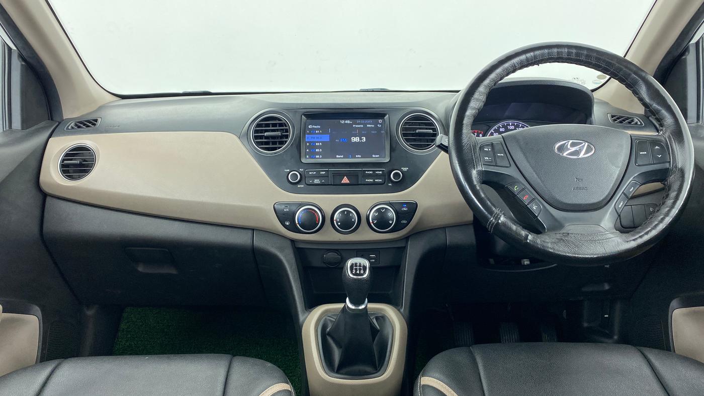 2017 Hyundai Grand i10 SPORTZ (O) 1.2 KAPPA VTVT, Petrol, Manual, 50,446 km, Dashboard