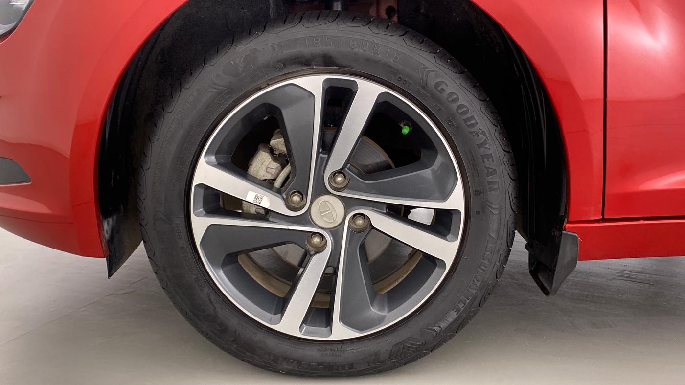 2021 Tata ALTROZ XZ 1.5 RTQ, Diesel, Manual, 10,412 km, Left Front Wheel